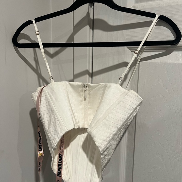 House of CB Bea Draped Satin Cropped Corset in Ivory size Small Plus Cup - Picture 7 of 9